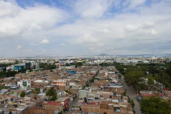 Vista aérea de un barrio en León, México.