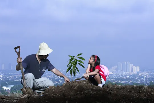 Pai e filha nas Filipinas