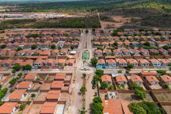 Vista aérea de un barrio residencial en Teresina, Brasil.
